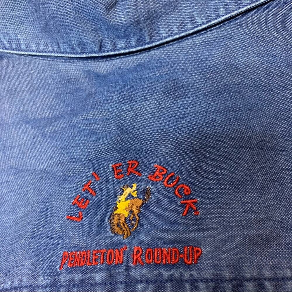 Nwot Pendleton Round Up Let Er Buck Chambray Top - image 3